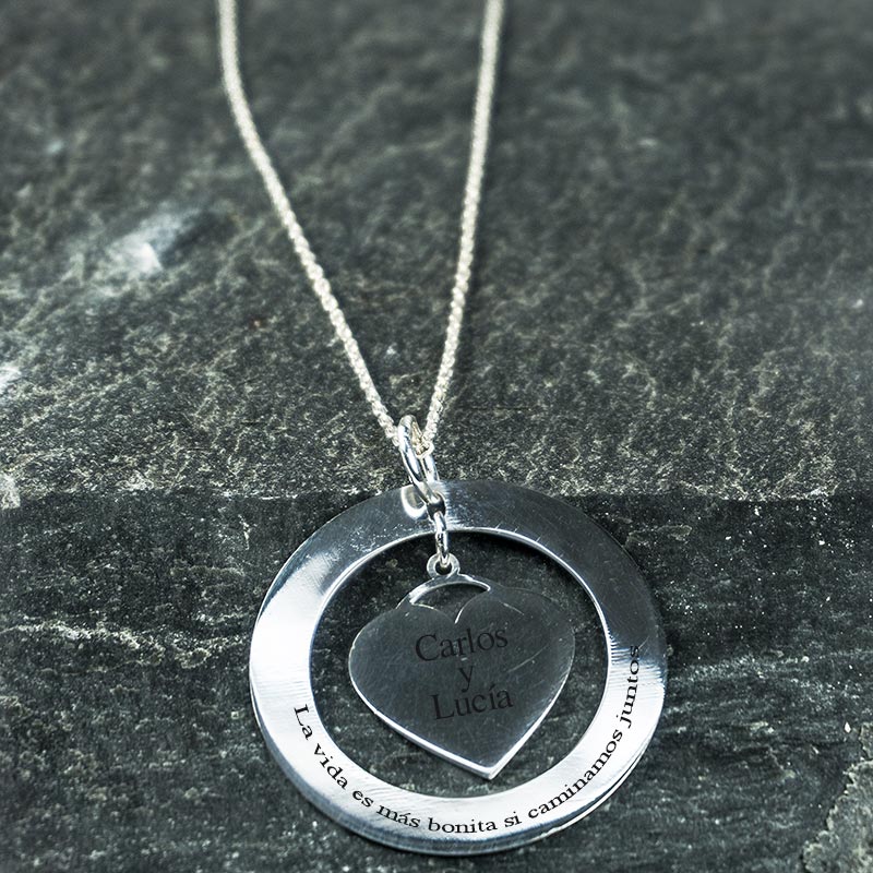 Regalos personalizados: Joyas personalizadas: Colgante disco y corazón de plata personalizado