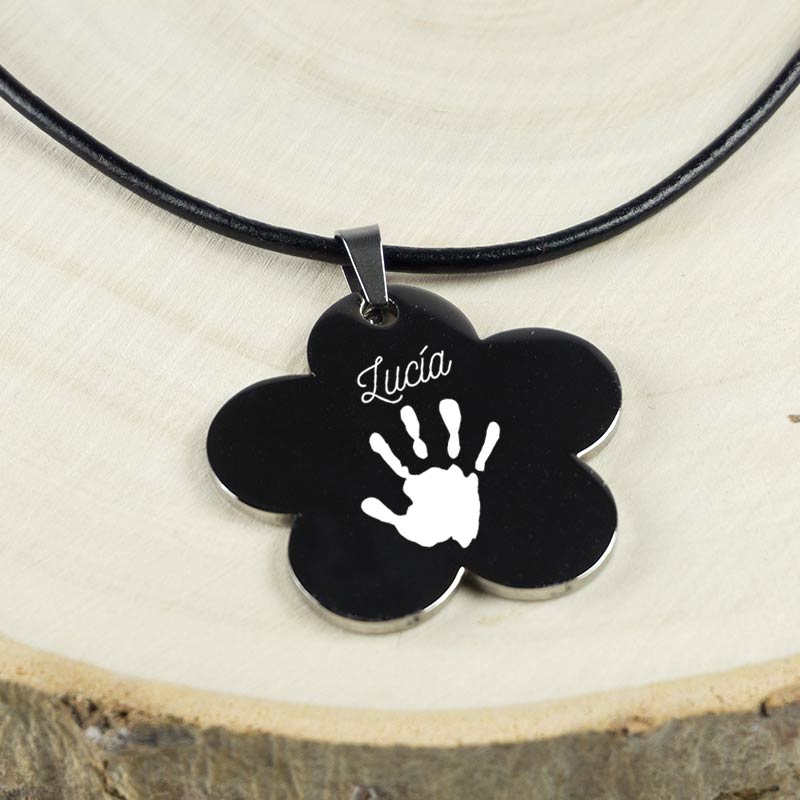 Regalos personalizados: Regalos con nombre: Colgante flor personalizado 'Huella'