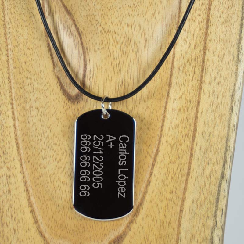 Regalos personalizados: Joyas personalizadas: Colgante grabado estilo militar