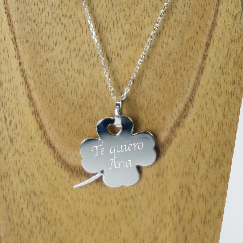 Regalos personalizados: Joyas personalizadas: Colgante de plata gran trébol