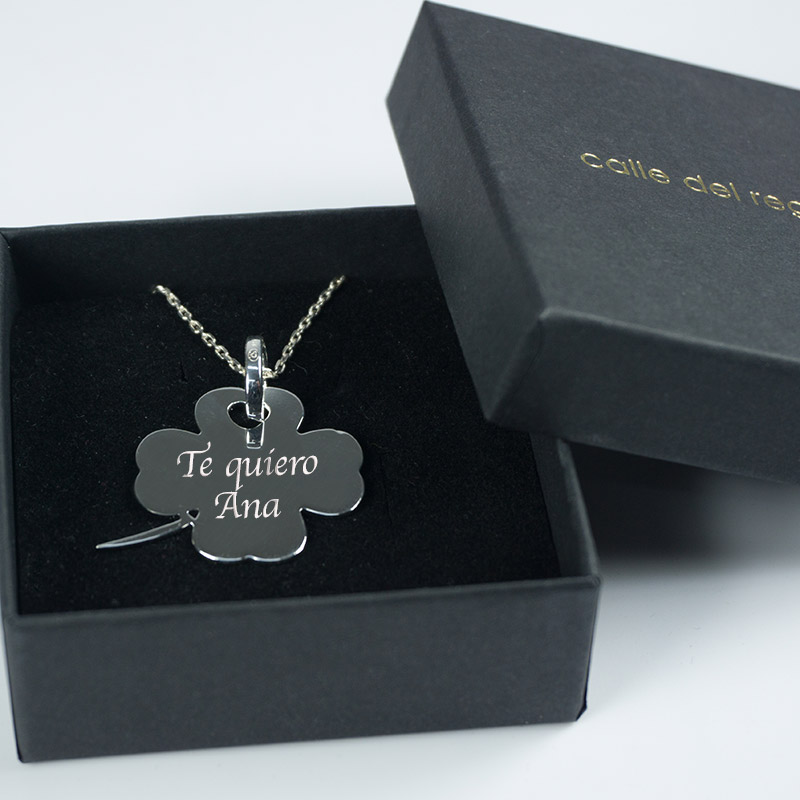 Regalos personalizados: Joyas personalizadas: Colgante de plata gran trébol