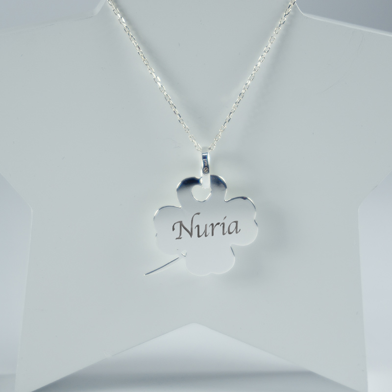 Regalos personalizados: Joyas personalizadas: Colgante de plata gran tr&eacute;bol