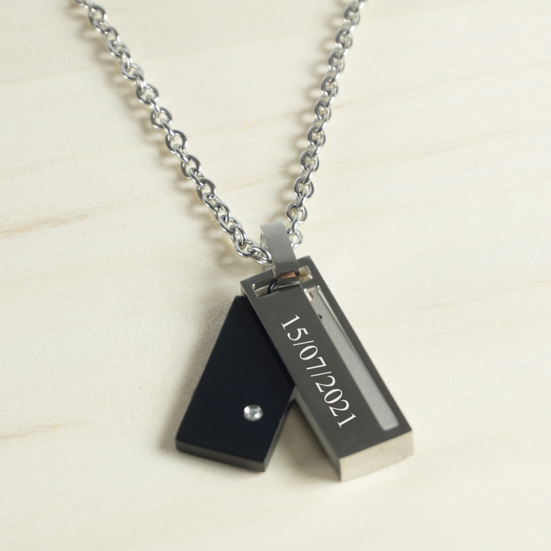 Regalos personalizados: Joyas personalizadas: Colgante personalizado con placa negra