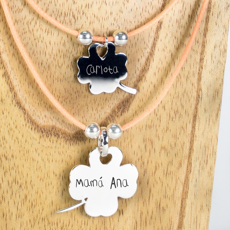 Regalos personalizados: Joyas personalizadas: Colgante tr&eacute;bol madre e hija personalizado