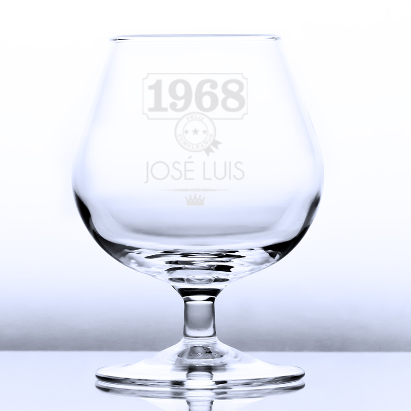 Regalos personalizados: Cristalería personalizada: Copa de Coñac grabada 'Año de nacimiento'