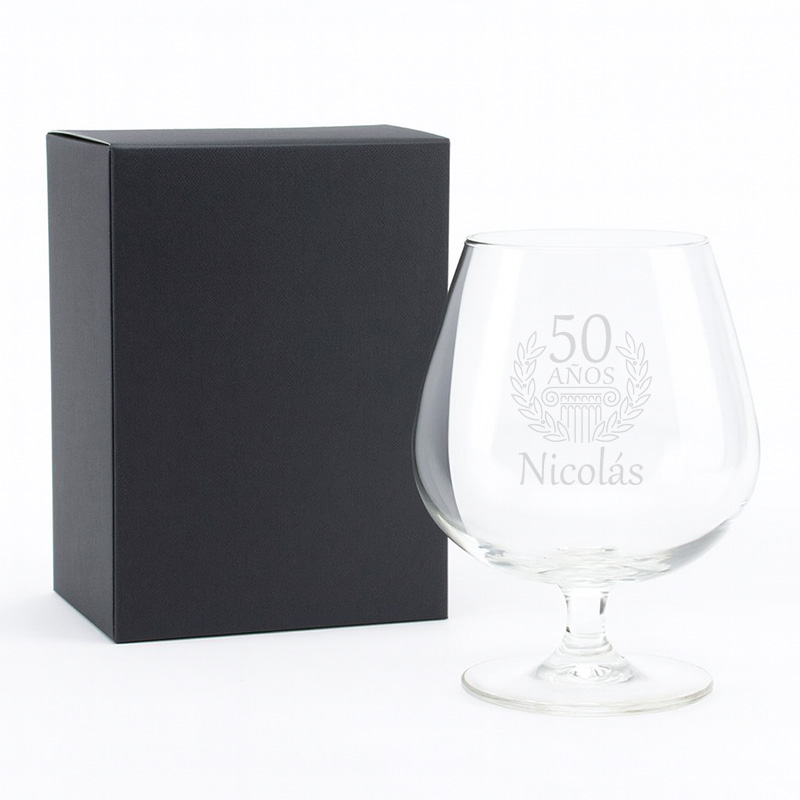 Regalos personalizados: Cristalería personalizada: Copa de Coñac grabada para cumpleaños