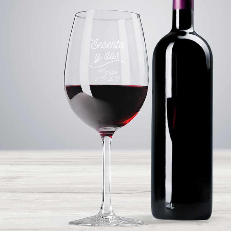 Regalos personalizados: Bebidas personalizadas: Copa de vino grabada cumpleaños