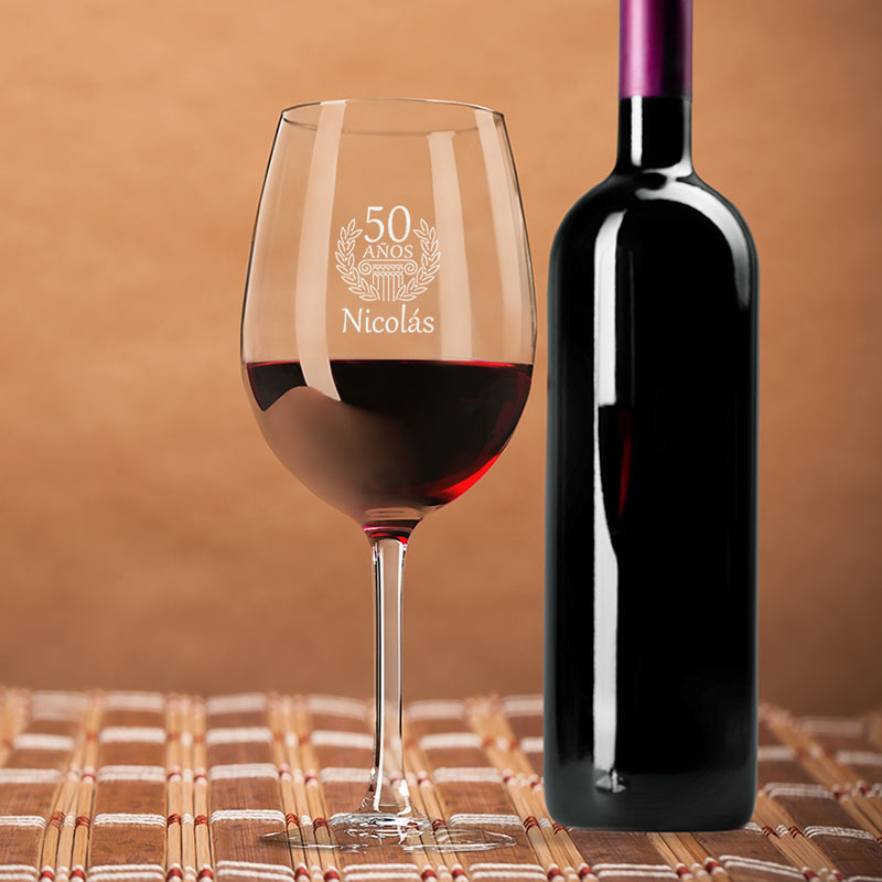 Regalos personalizados: Bebidas personalizadas: Copa de vino grabada para cumpleaños