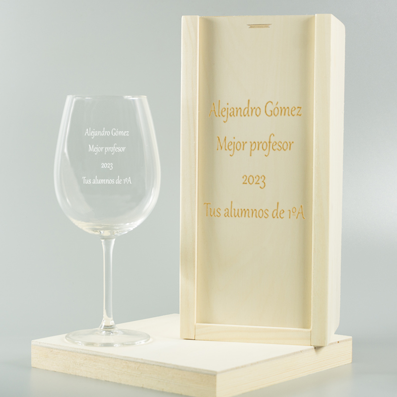 Regalos personalizados: Bebidas personalizadas: Copa de vino grabada para profesor
