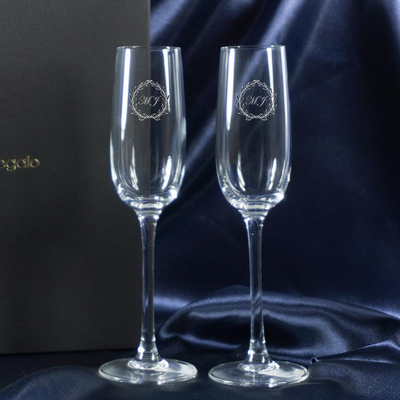 Regalos personalizados: Cristalería personalizada: Copas de cava grabadas con monograma