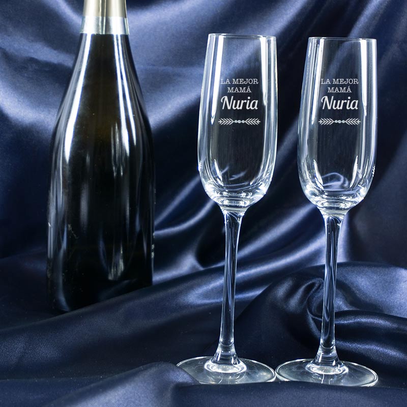 Regalos personalizados: Bebidas personalizadas: Copas de cava grabadas con Swarovski para madre