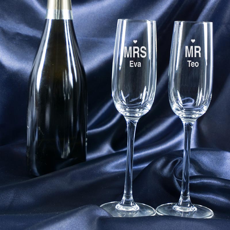 Regalos personalizados: Bebidas personalizadas: Copas de cava Mr y Mrs personalizadas