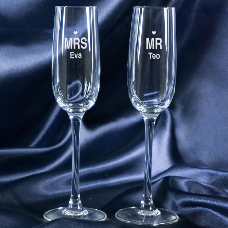 Regalos personalizados: Bebidas personalizadas: Copas de cava Mr y Mrs personalizadas