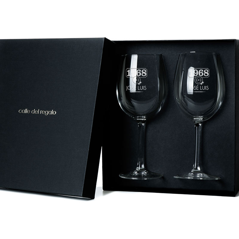 Regalos personalizados: Cristalería personalizada: Copas de vino grabadas año de nacimiento