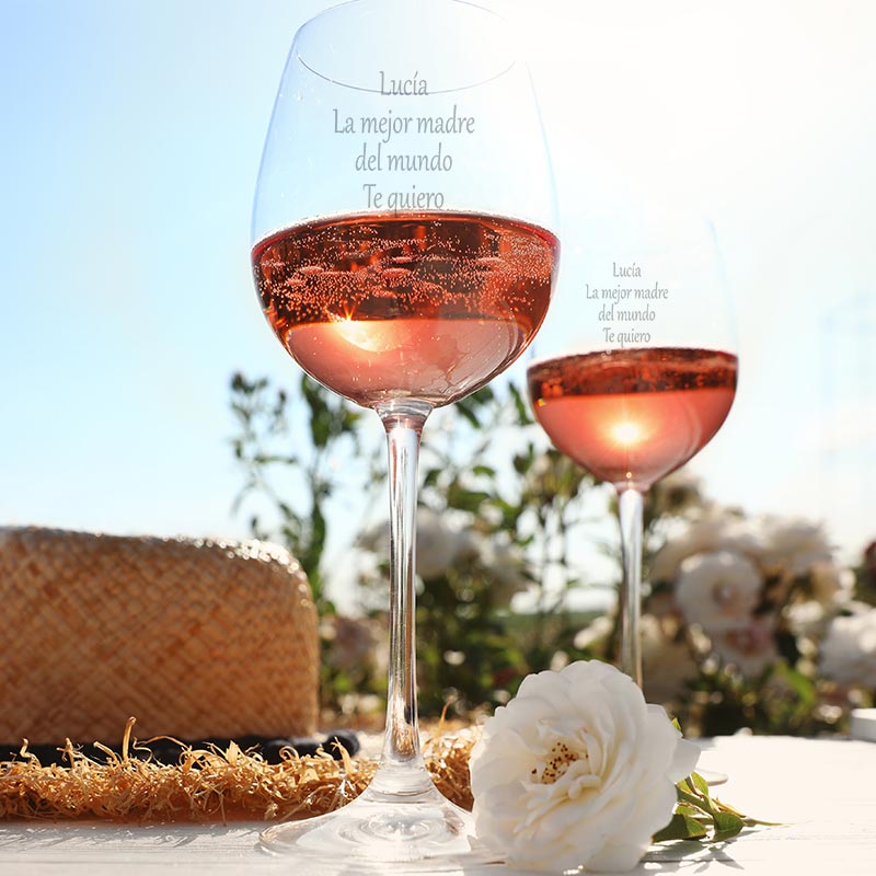 Regalos personalizados: Cristalería personalizada: Copas de vino grabadas con mensaje