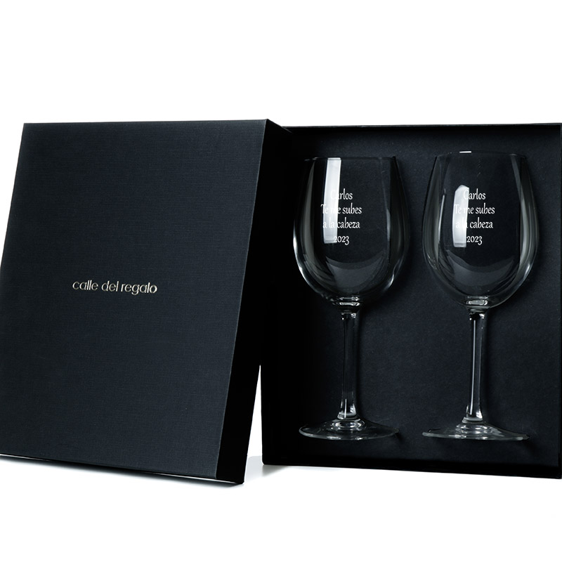 Regalos personalizados: Cristalería personalizada: Copas de vino grabadas con mensaje