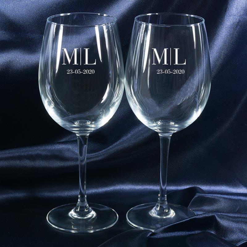 Regalos personalizados: Bebidas personalizadas: Copas de vino grabadas con monograma