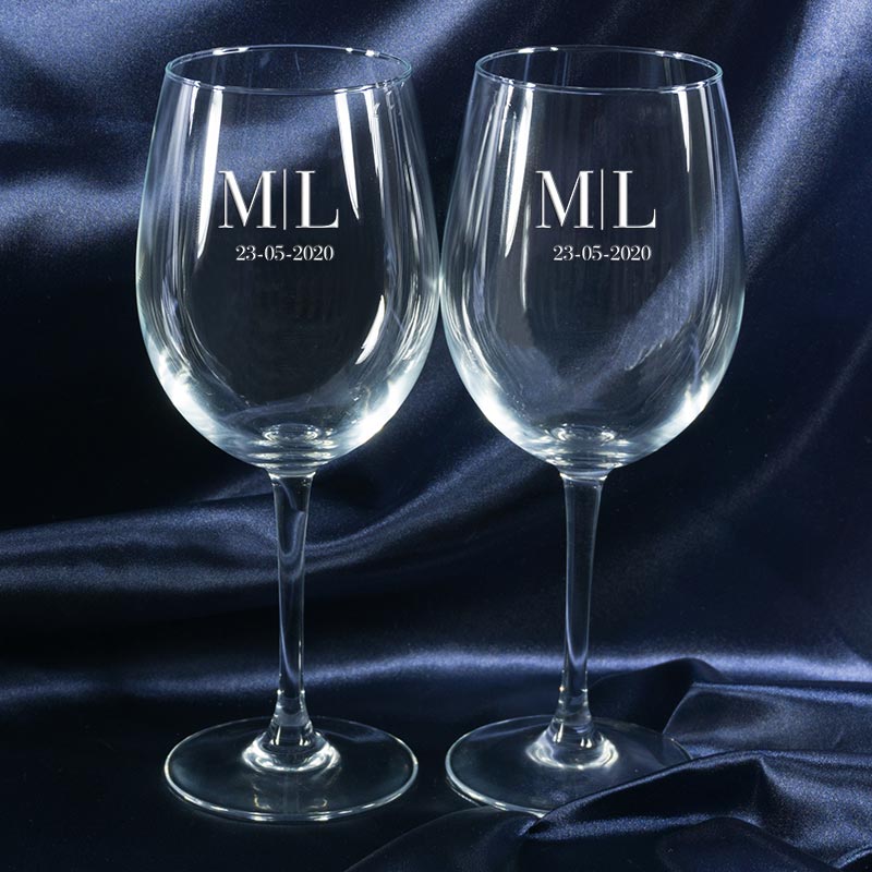 Regalos personalizados: Cristalería personalizada: Copas de vino grabadas con monograma