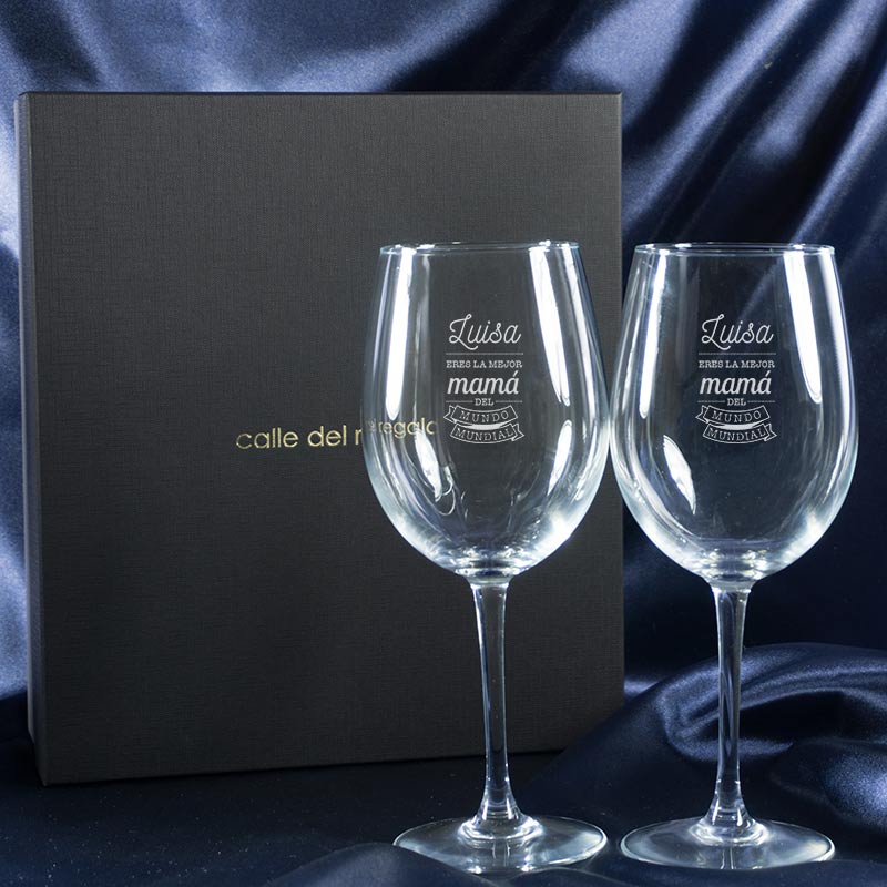 Regalos personalizados: Cristalería personalizada: Copas de vino grabadas para madre