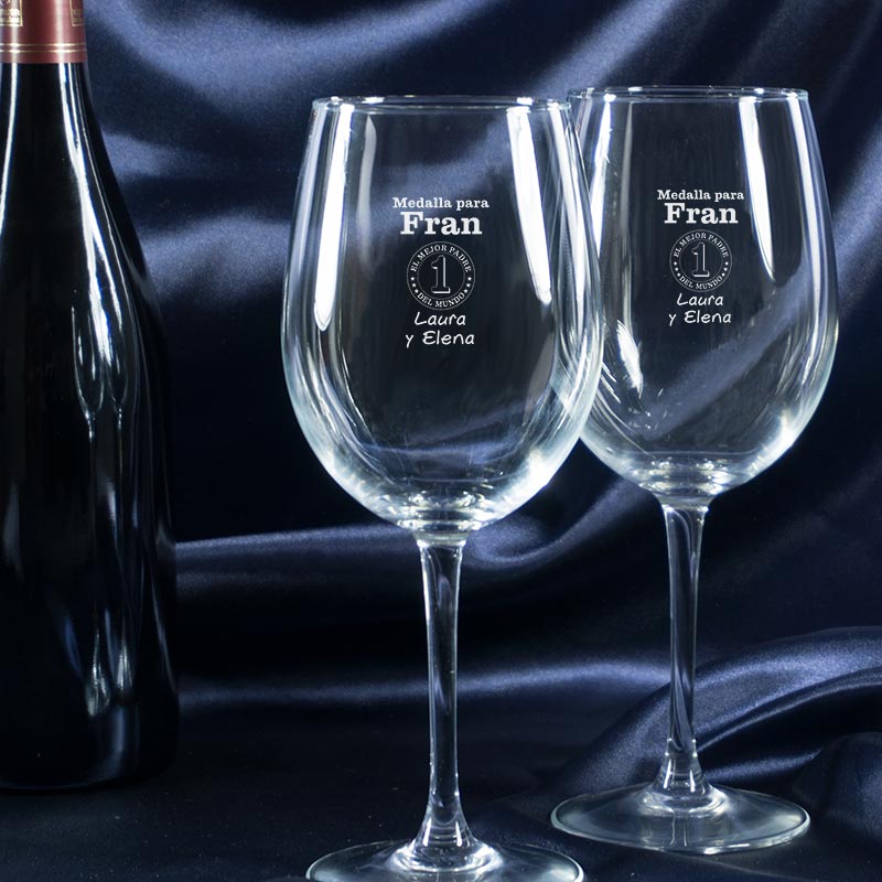 Regalos personalizados: Cristalería personalizada: Copas de vino 'medalla al mejor papá' personalizada