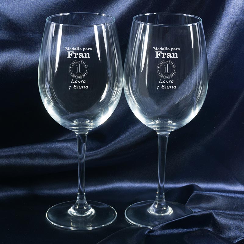 Regalos personalizados: Cristalería personalizada: Copas de vino 'medalla al mejor papá' personalizada