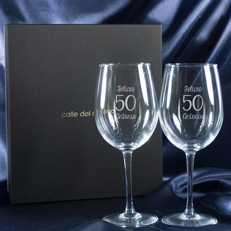 Regalos personalizados: Cristalería personalizada: Copas de vino para cumpleaños grabadas