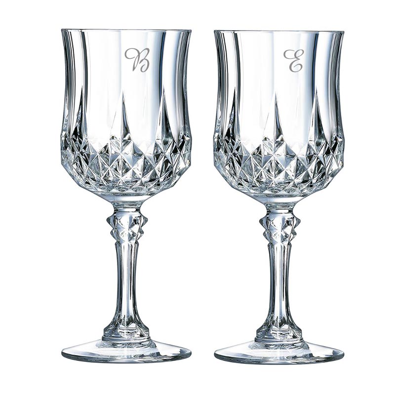 Regalos personalizados: Cristaler&iacute;a personalizada: Copas de vino talladas grabadas con inicial
