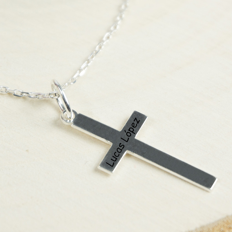 Regalos personalizados: Joyas personalizadas: Cruz de plata personalizada