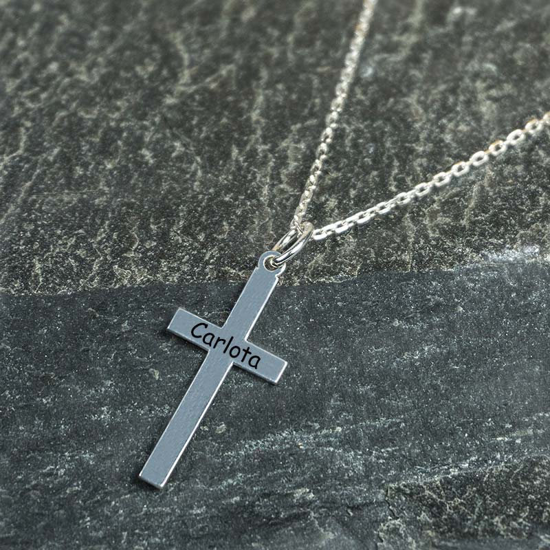 Regalos personalizados: Joyas personalizadas: Cruz de plata personalizada