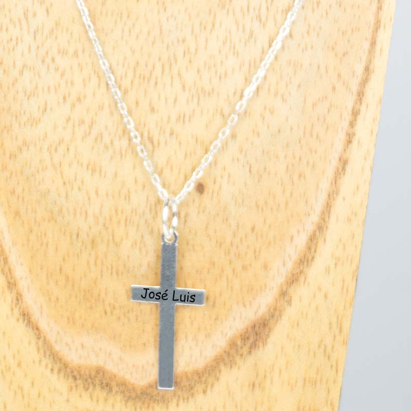 Regalos personalizados: Joyas personalizadas: Cruz de plata personalizada
