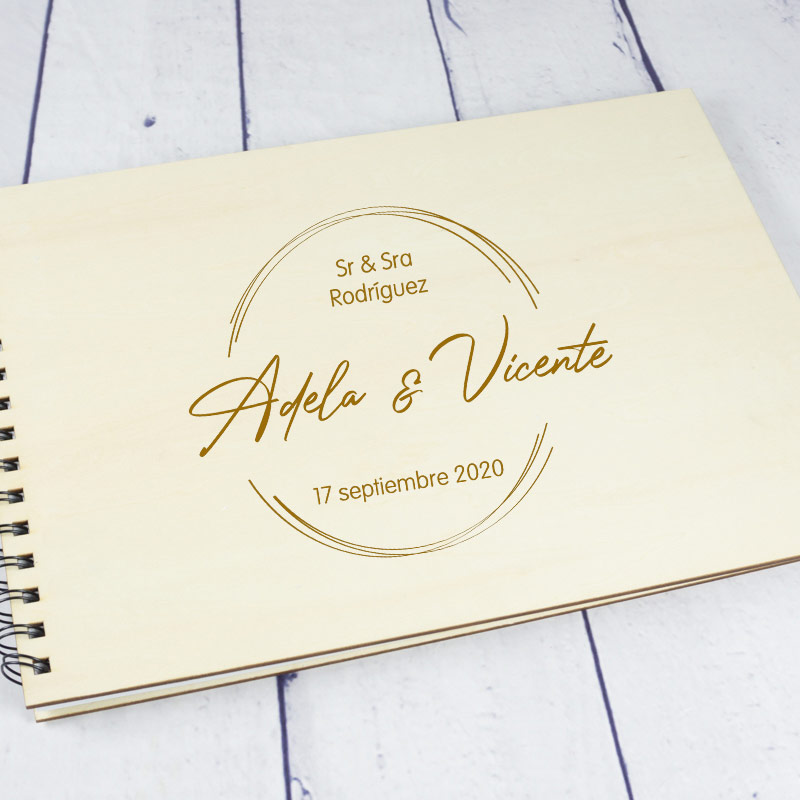 Regalos personalizados: Regalos con nombre: Cuaderno de madera para pareja grabada