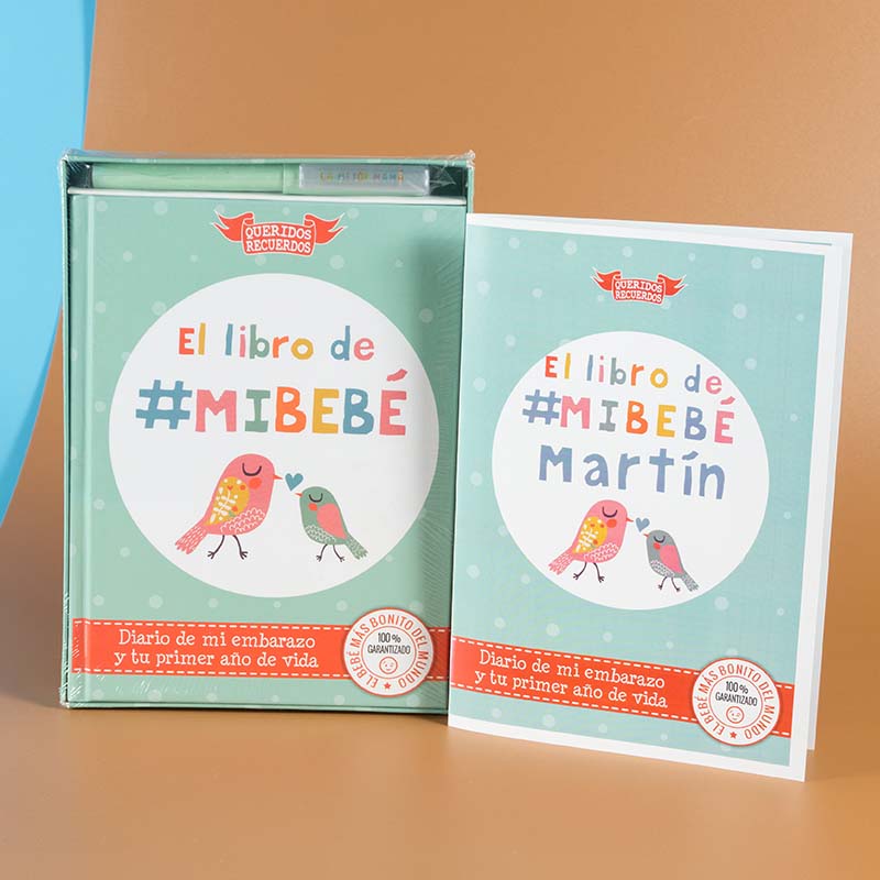 Regalos personalizados: Regalos con nombre: Pack 'El libro de mi bebé' y tarjeta personalizada