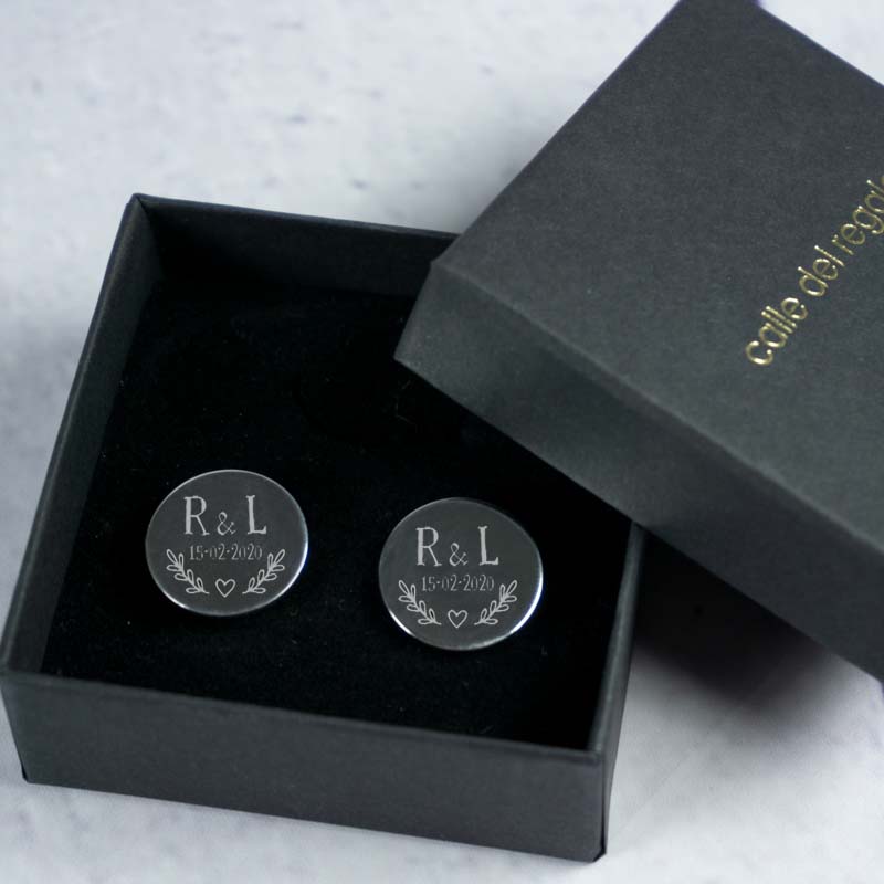 Regalos personalizados: Regalos con nombre: Gemelos de plata grabados para novio