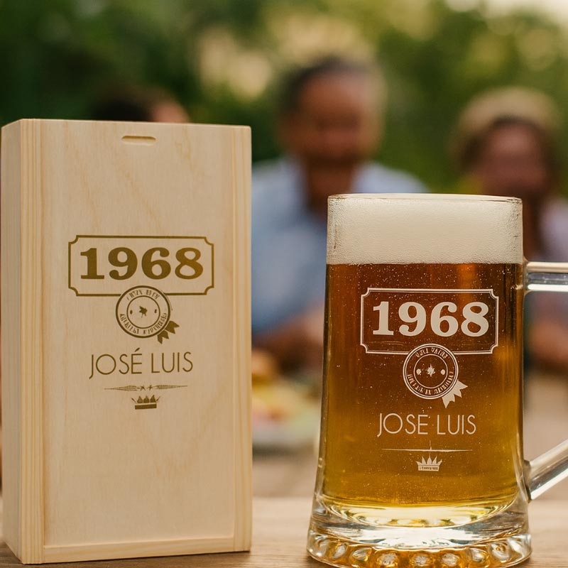 Regalos personalizados: Cristalería personalizada: Jarra de cerveza año de nacimiento con estuche