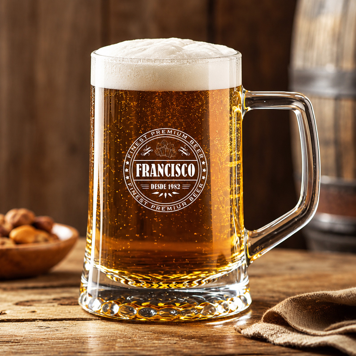 Jarra de cerveza con sello grabado