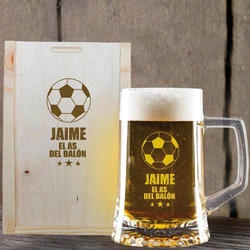 Regalos personalizados: Cristalería personalizada: Jarra de cerveza "El as del balón" con estuche