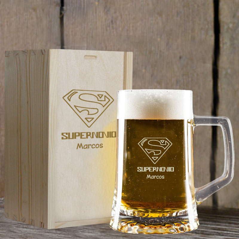 Regalos personalizados: Cristalería personalizada: Jarra de cerveza en estuche Supernovio grabado