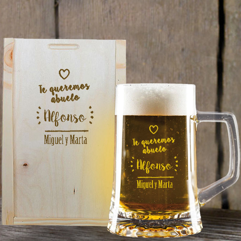 Regalos personalizados: Cristalería personalizada: Jarra de cerveza para abuelo con estuche madera