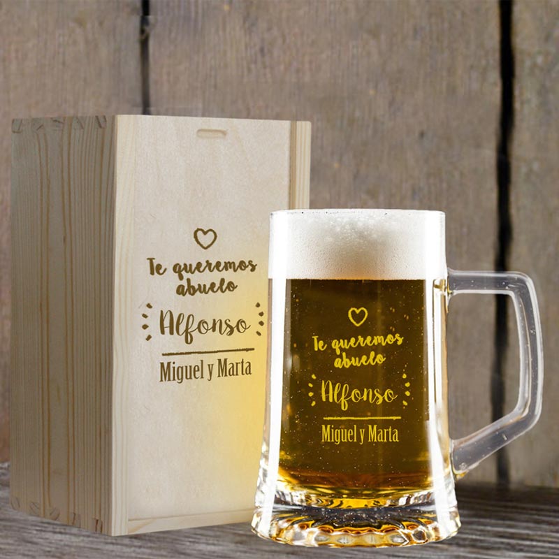 Regalos personalizados: Cristalería personalizada: Jarra de cerveza para abuelo con estuche madera