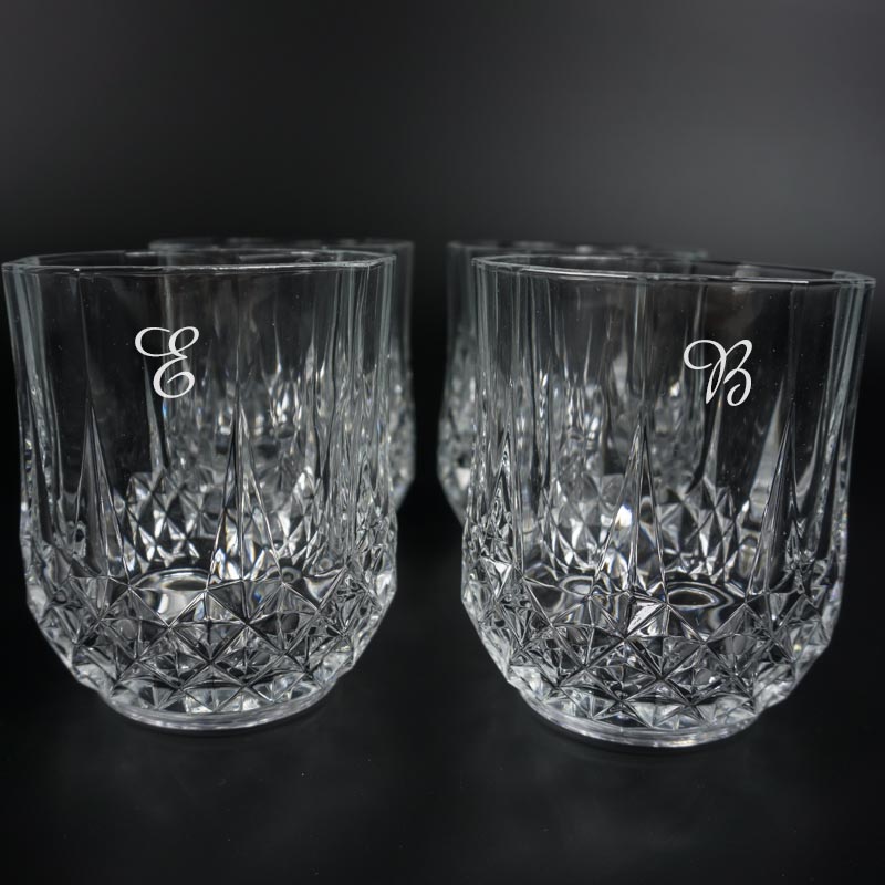 Regalos personalizados: Cristalería personalizada: Juego de 6 vasos de whisky tallados grabados