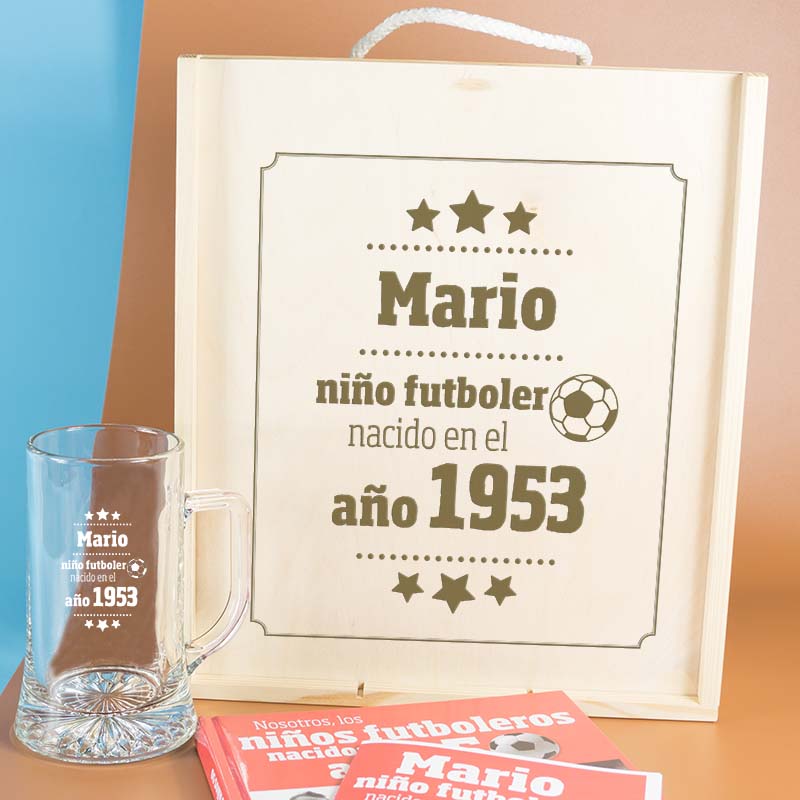 Regalos personalizados: Libros personalizados: Kit futbolero con libro y jarra de cerveza personalizada