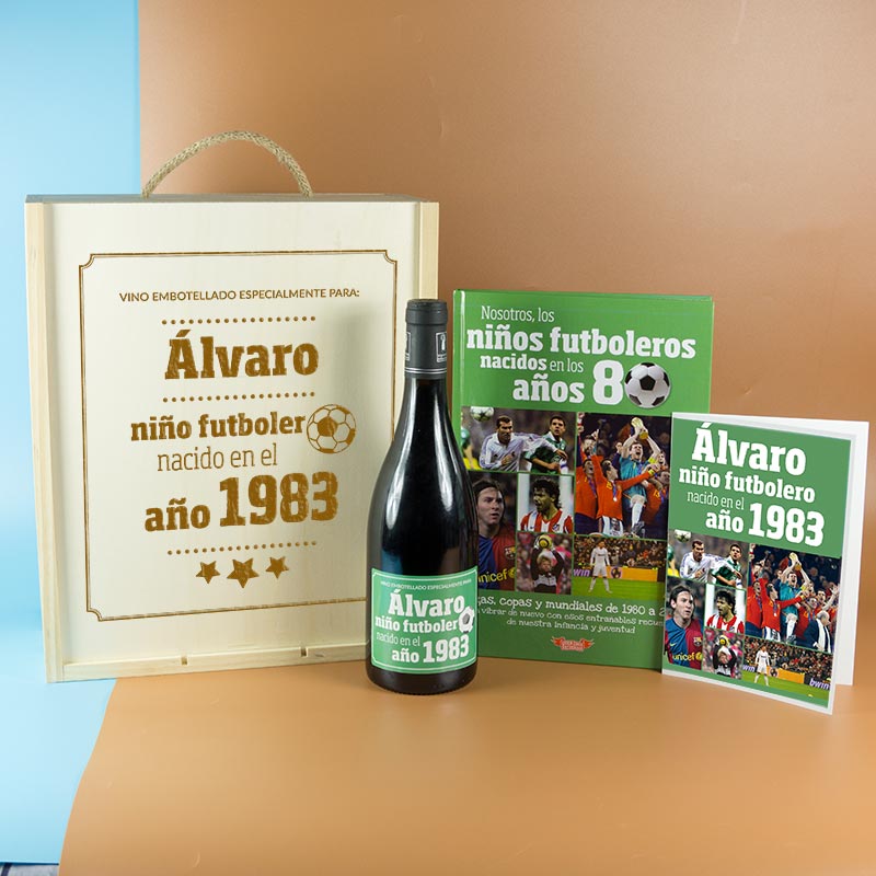 Regalos personalizados: Kits regalo: Kit futbolero 'libro y botella de vino' personalizada de los 80