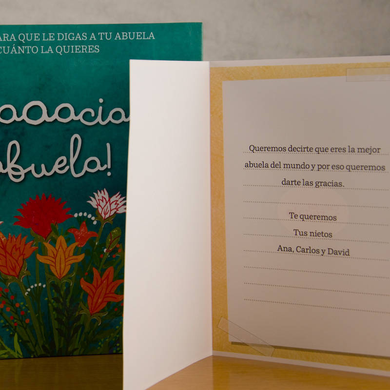 Regalos personalizados: Regalos con nombre: Libro Gracias abuela con tarjeta personalizada