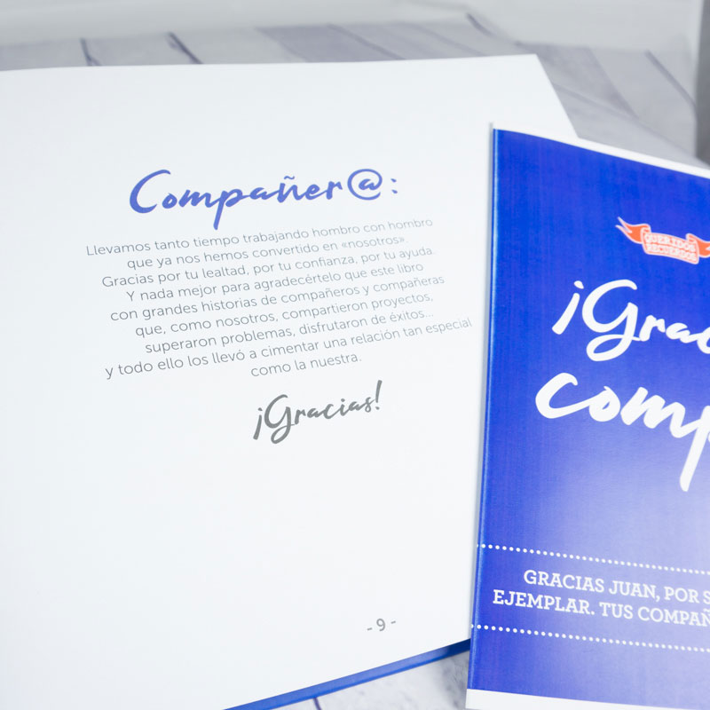 Regalos personalizados: Regalos con nombre: Libro ¡Gracias compi! con tarjeta personalizada