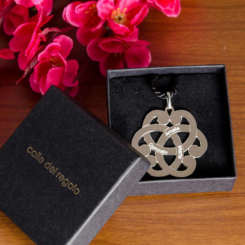 Regalos personalizados: Joyas personalizadas: Colgante de plata arabesco grabado