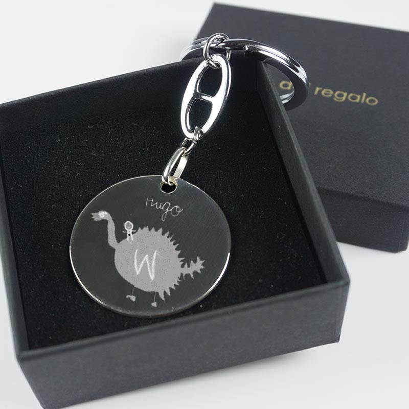 Regalos personalizados: Llaveros personalizados: Llavero de plata con el dibujo de tu hijo grabado