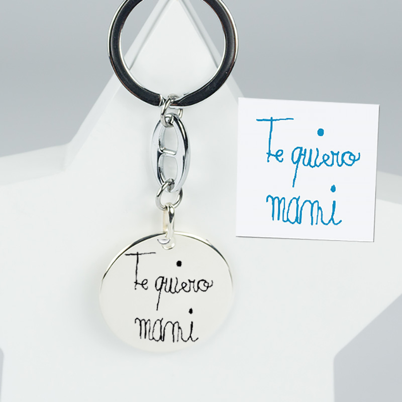 Regalos personalizados: Llaveros personalizados: Llavero de plata con tu letra grabado