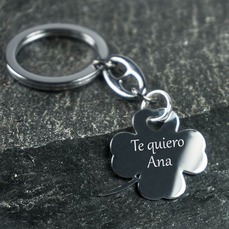 Regalos personalizados: Llaveros personalizados: Llavero de plata trébol grabado