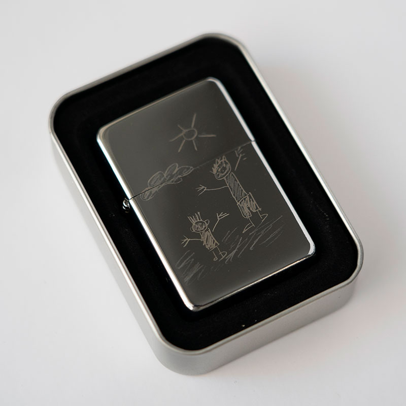 Regalos personalizados: Regalos con el dibujo de tus hijos: Mechero con dibujo de tu hijo grabado