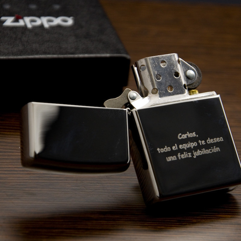 Regalos personalizados: Regalos con nombre: Mechero Zippo especial jubilación